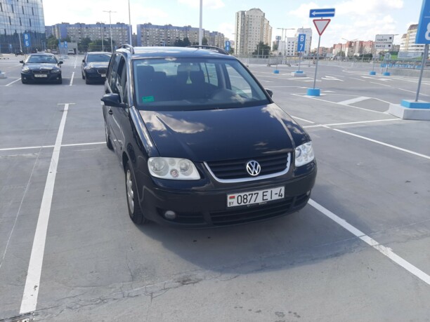 Volkswagen Touran I, 7 мест, 2004 г.