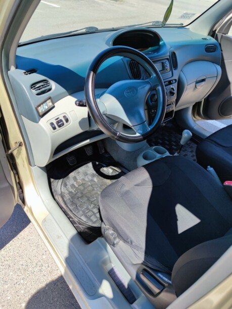 Toyota Yaris Verso, 2001 г.