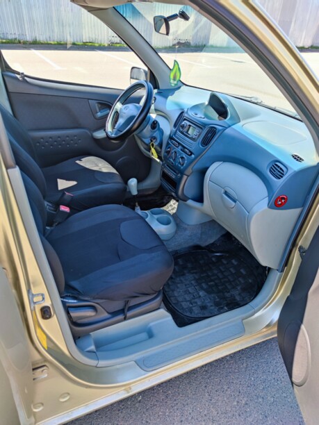 Toyota Yaris Verso, 2001 г.