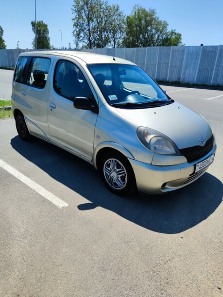 Toyota Yaris Verso, 2001 г.