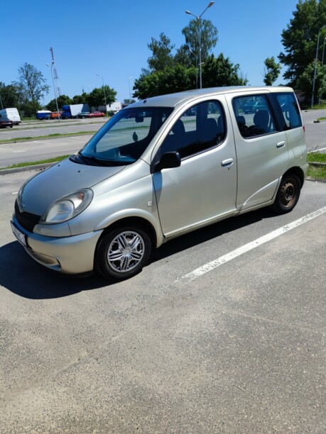 Toyota Yaris Verso, 2001 г.