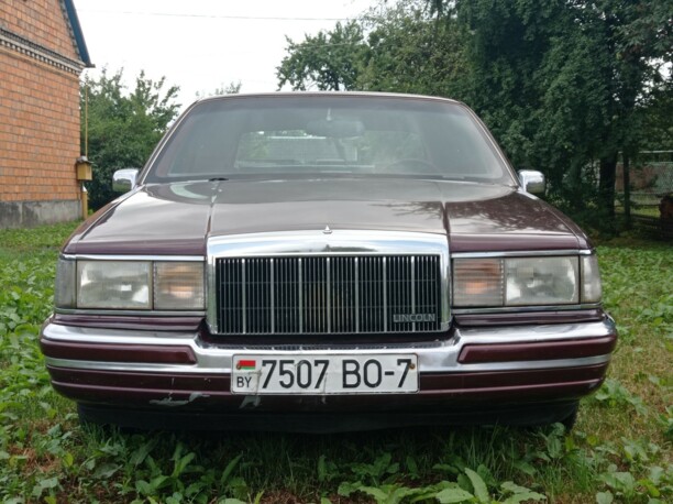 Lincoln Town Car II, 1990 г.