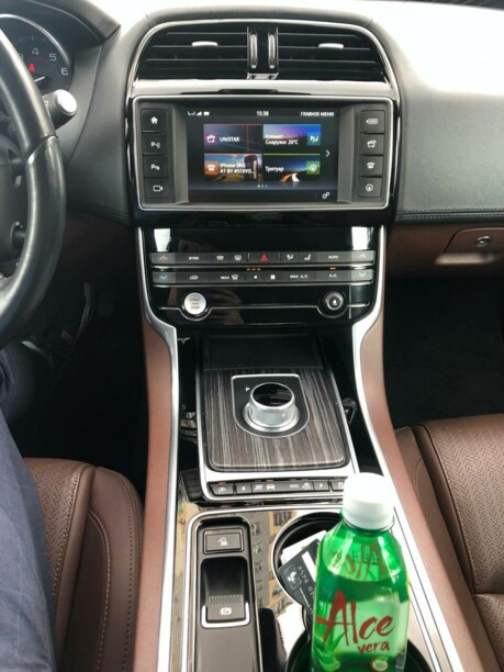 Jaguar XE, 2015 г.