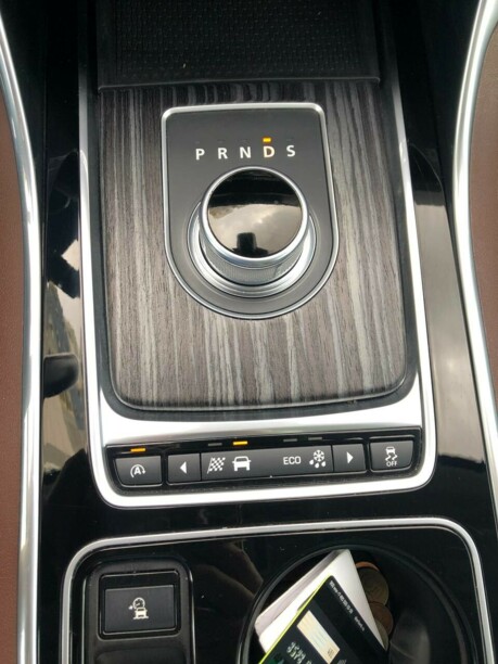 Jaguar XE, 2015 г.
