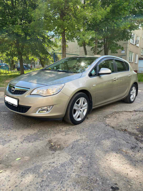Opel Astra J, 2011 г.