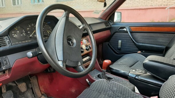 Mercedes-Benz E-Класс W124, S124, C124, A124, 1985 г.