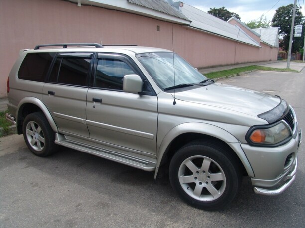 Mitsubishi Montero Sport, 2000 г.