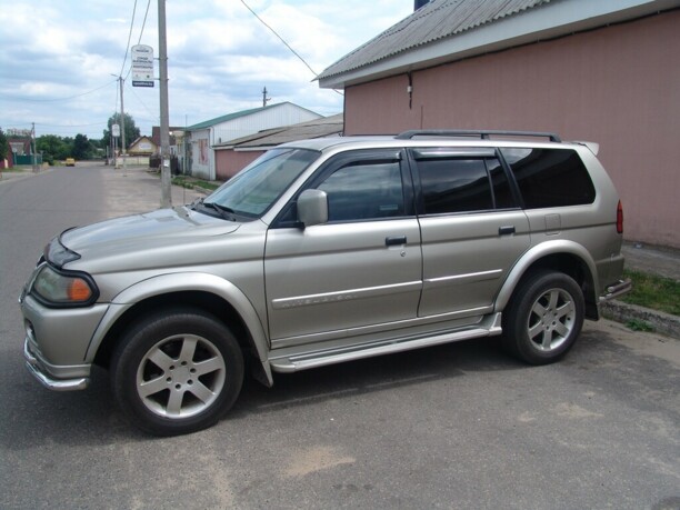 Mitsubishi Montero Sport, 2000 г.
