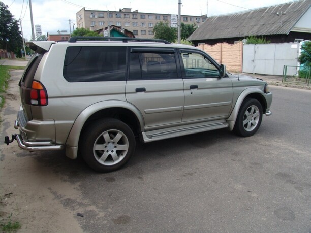 Mitsubishi Montero Sport, 2000 г.