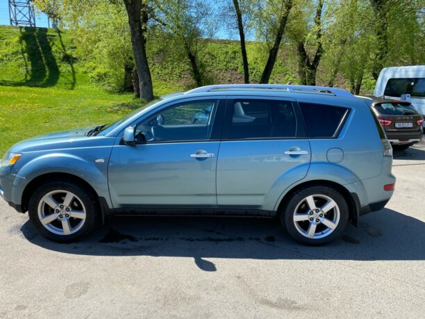 Mitsubishi Outlander XL, 7 мест, 2006 г.