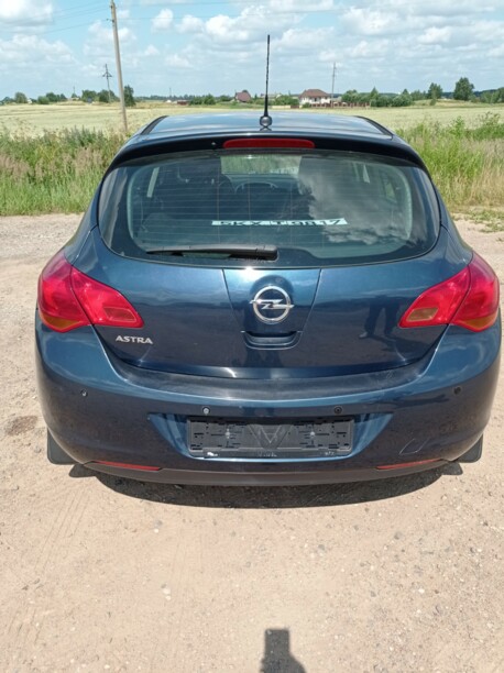 Opel Astra J, 2010 г.
