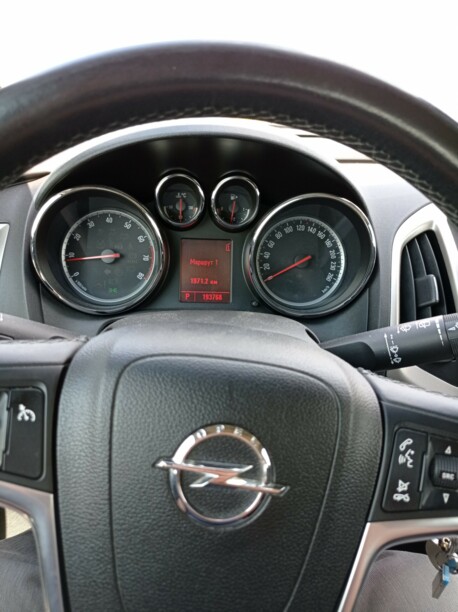 Opel Astra J, 2010 г.