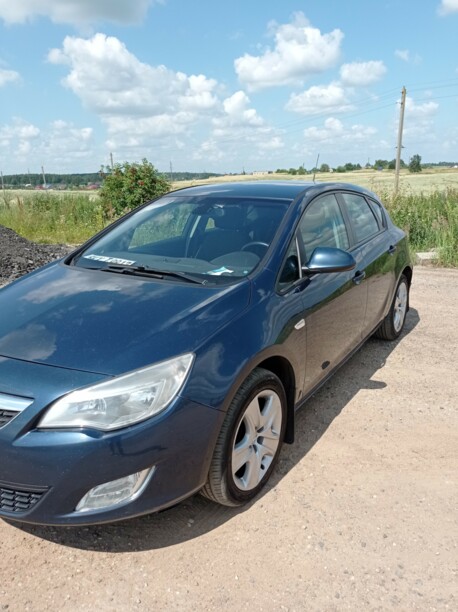 Opel Astra J, 2010 г.