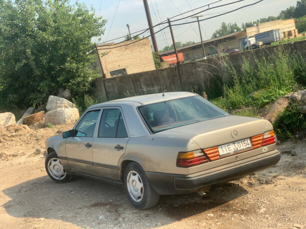 Mercedes-Benz E-Класс W124, S124, C124, A124, 1986 г.