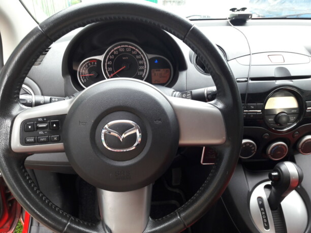 Mazda 2 II · Рестайлинг, 2011 г.