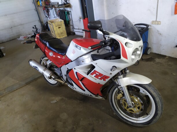 Yamaha FZR FZR750, 1988 г.