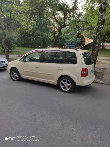 Volkswagen Touran I, 7 мест, 2005 г.