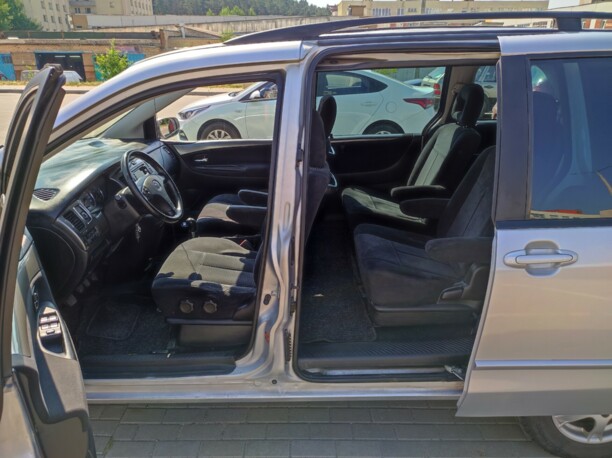 Mazda MPV II · Рестайлинг, 7 мест, 2004 г.