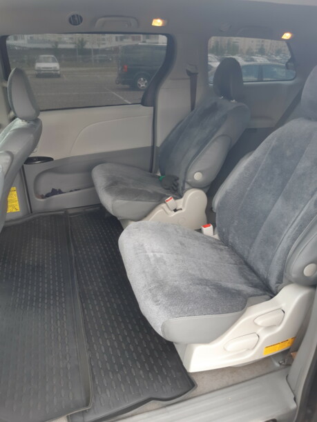 Toyota Sienna III (XL30), 7 мест, 2010 г.