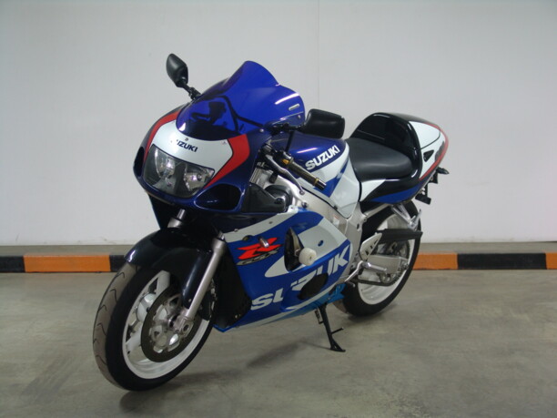 Suzuki GSX-R 600, 2000 г.