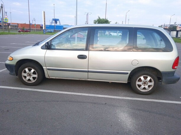 Dodge Caravan III, 7 мест, 1999 г.