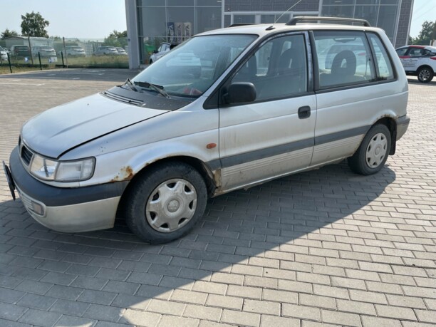 Mitsubishi Space Runner I, 1996 г.