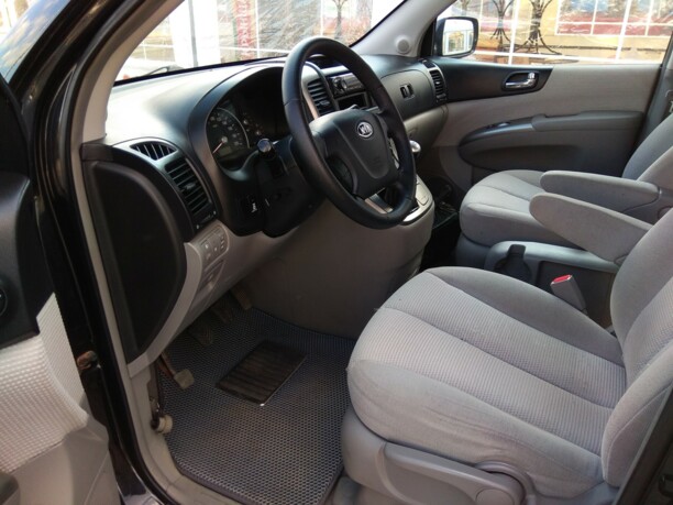 Kia Carnival II, 7 мест, 2006 г.