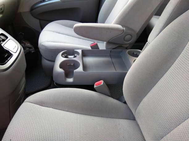 Kia Carnival II, 7 мест, 2006 г.