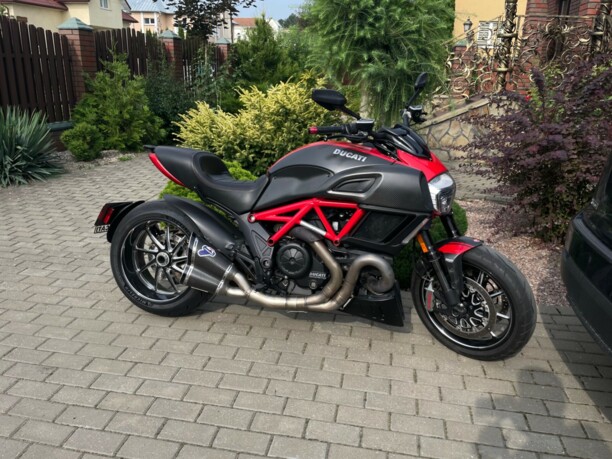 Ducati Diavel Carbon, 2015 г.