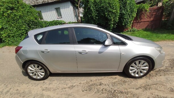 Opel Astra J, 2011 г.