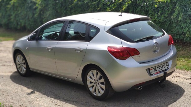 Opel Astra J, 2011 г.