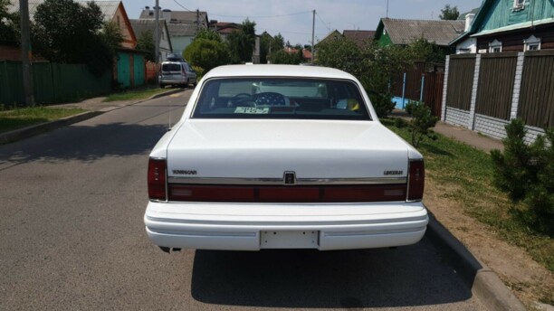 Lincoln Town Car II, 1991 г.
