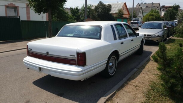 Lincoln Town Car II, 1991 г.