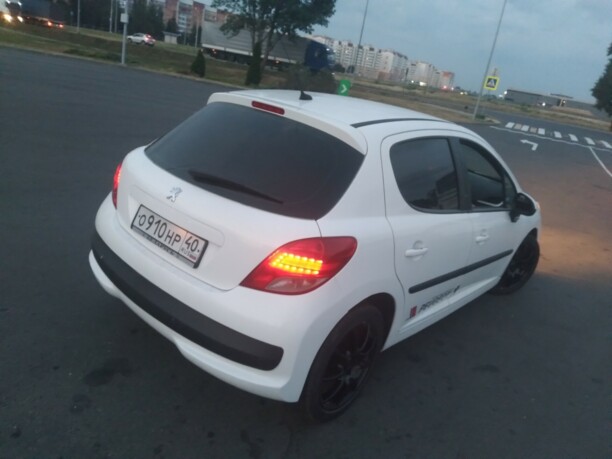 Peugeot 207 I · Рестайлинг, 2009 г.