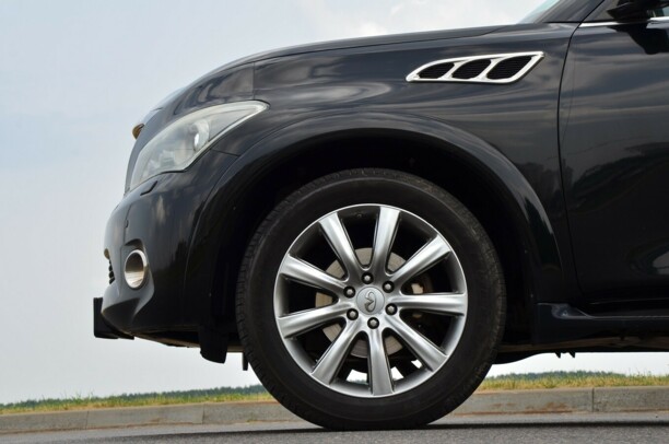 Infiniti QX56 II, 7 мест, 2011 г.