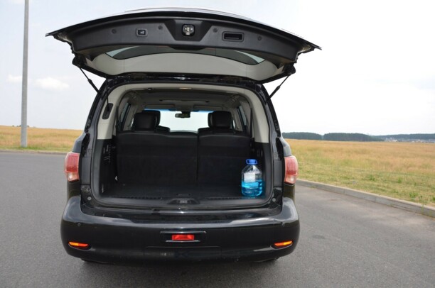 Infiniti QX56 II, 7 мест, 2011 г.