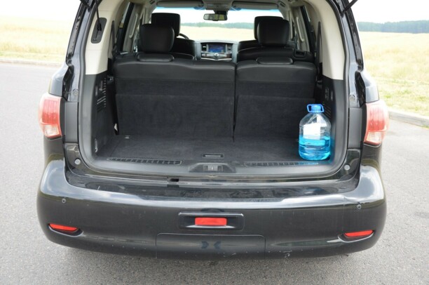 Infiniti QX56 II, 7 мест, 2011 г.
