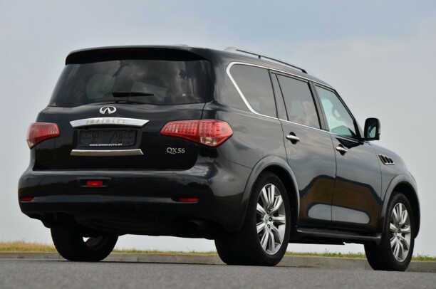 Infiniti QX56 II, 7 мест, 2011 г.
