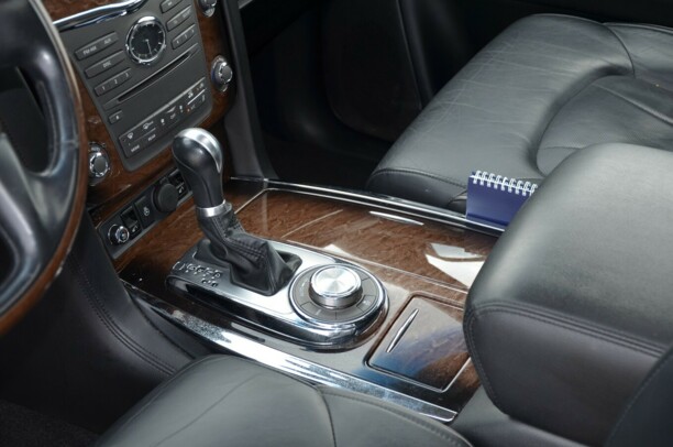 Infiniti QX56 II, 7 мест, 2011 г.