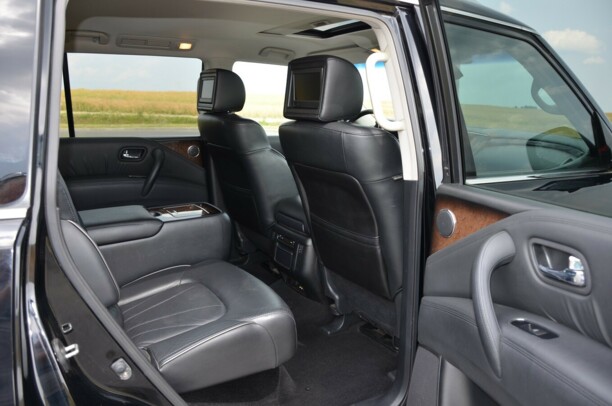 Infiniti QX56 II, 7 мест, 2011 г.