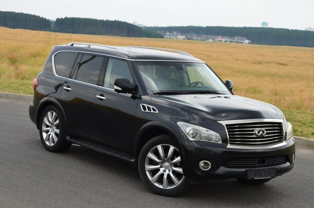 Infiniti QX56 II, 7 мест, 2011 г.