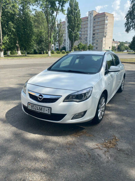 Opel Astra J, 2010 г.