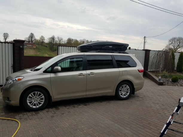 Toyota Sienna III (XL30), 7 мест, 2017 г.