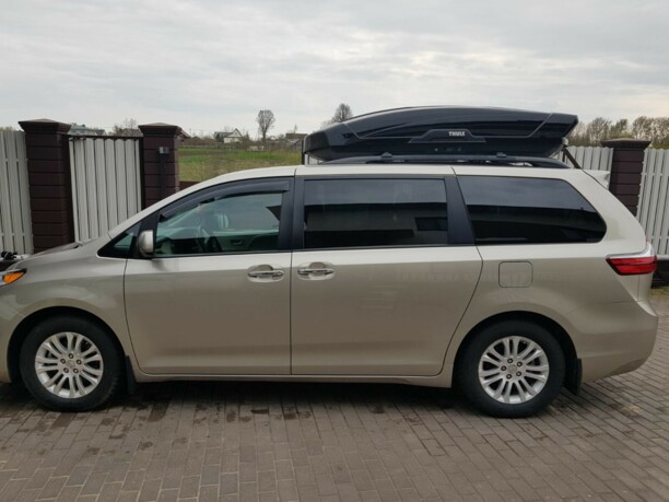 Toyota Sienna III (XL30), 7 мест, 2017 г.