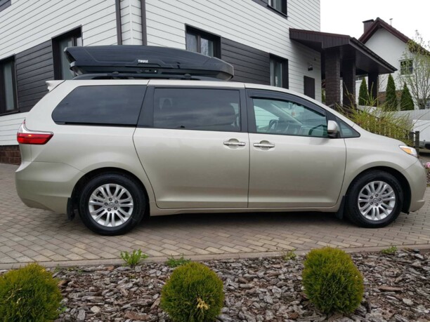 Toyota Sienna III (XL30), 7 мест, 2017 г.
