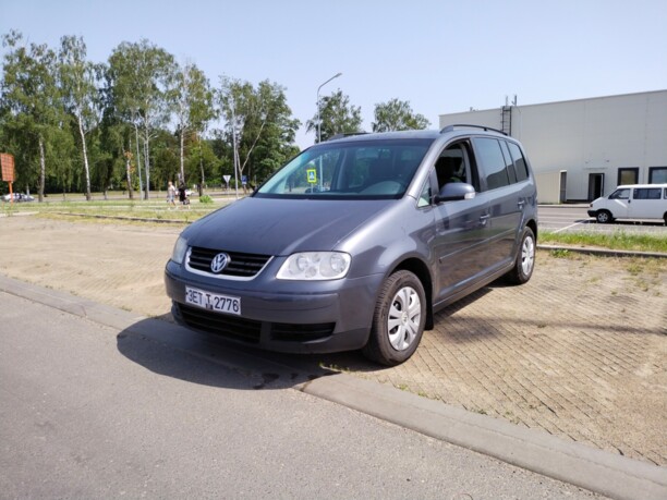 Volkswagen Touran I, 7 мест, 2004 г.