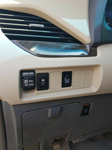 Toyota Sienna III (XL30), 7 мест, 2017 г.