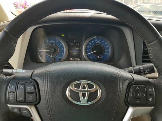 Toyota Sienna III (XL30), 7 мест, 2017 г.