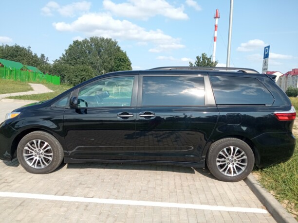Toyota Sienna III (XL30), 7 мест, 2018 г.