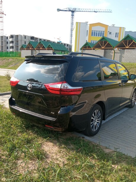 Toyota Sienna III (XL30), 7 мест, 2018 г.
